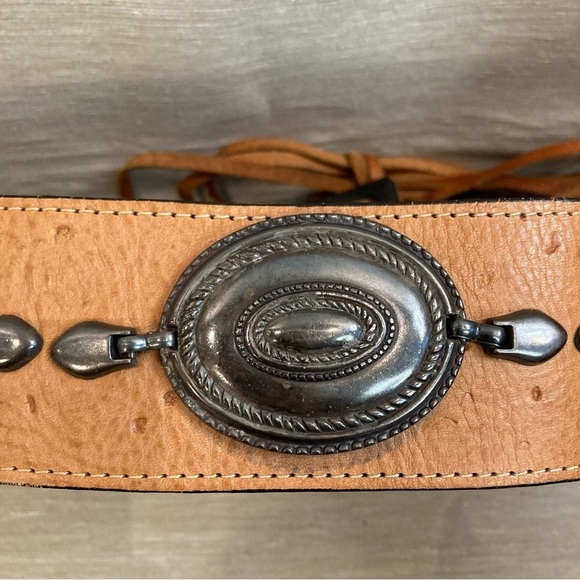 KUDOS BELT Sz  75/30 Thick Leather Metal Medallions Adjustable String Closure - Picture 3 of 5